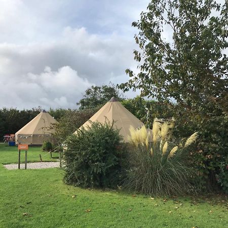 فندق Coutts Glamping ويدبريدج المظهر الخارجي الصورة