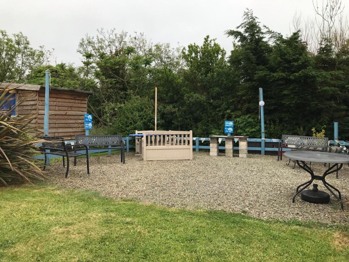 فندق Coutts Glamping ويدبريدج المظهر الخارجي الصورة