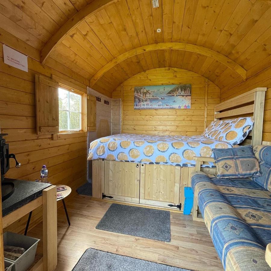 فندق Coutts Glamping ويدبريدج المظهر الخارجي الصورة