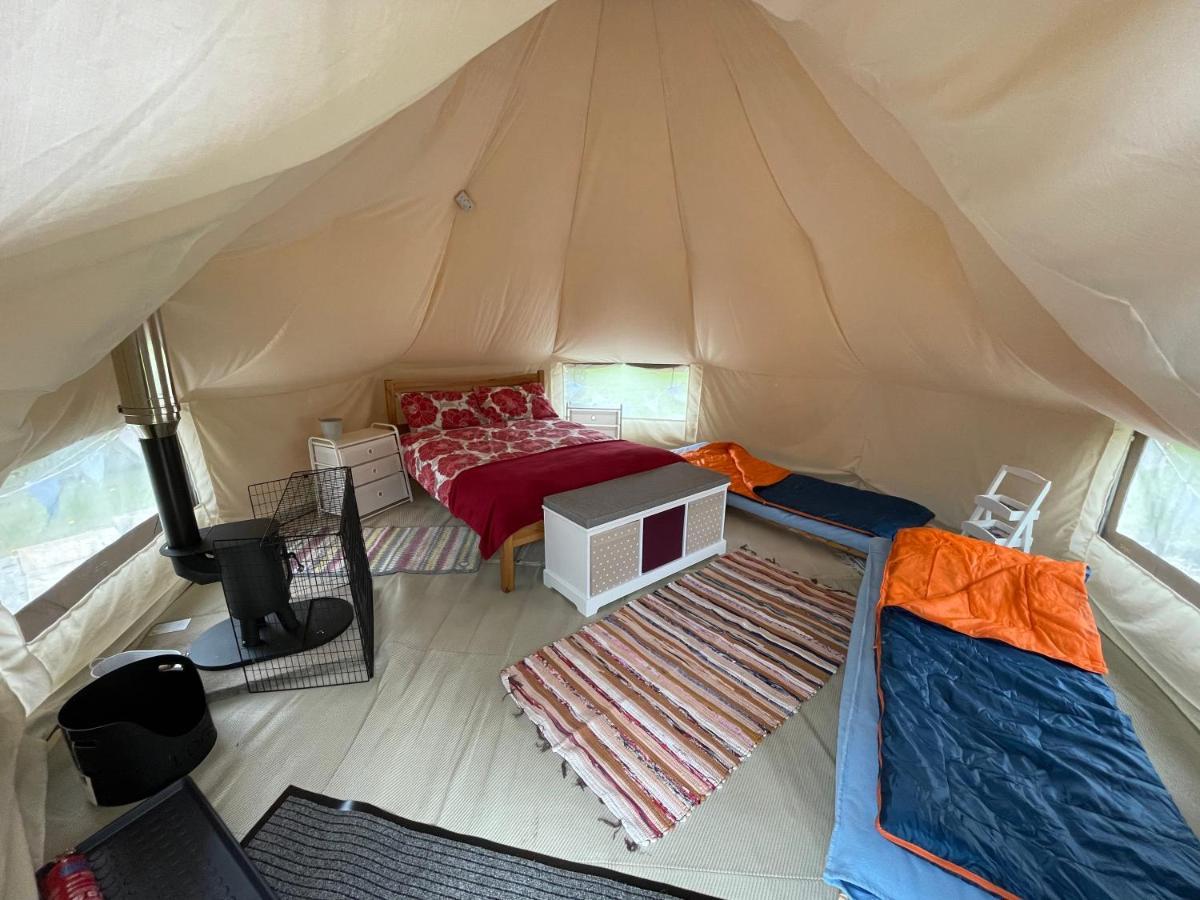 فندق Coutts Glamping ويدبريدج المظهر الخارجي الصورة