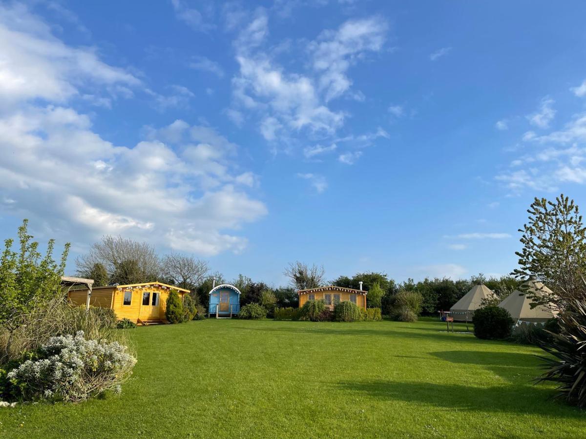 فندق Coutts Glamping ويدبريدج المظهر الخارجي الصورة