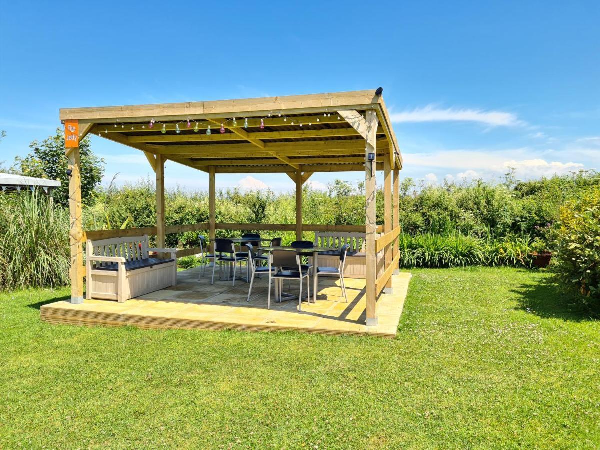 فندق Coutts Glamping ويدبريدج المظهر الخارجي الصورة